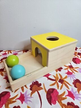Lovevery Ball Drop Box with Blue & Green Wooden Balls